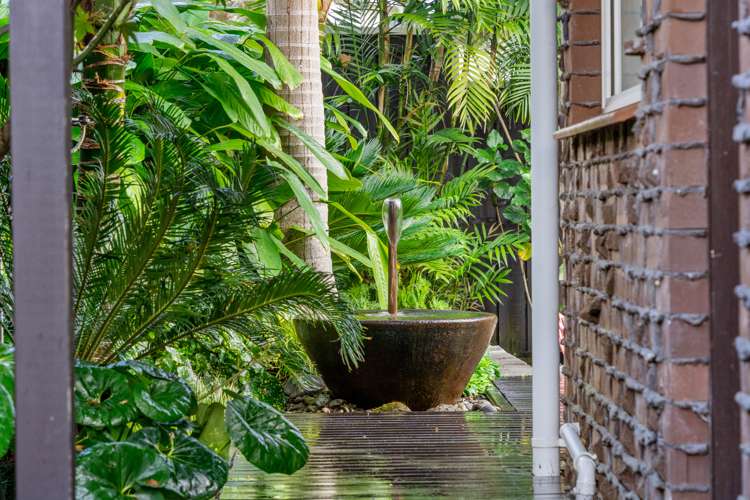 2/2 Vari Place Bayview_11