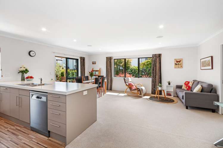 25 John Campbell Crescent Hillmorton_5