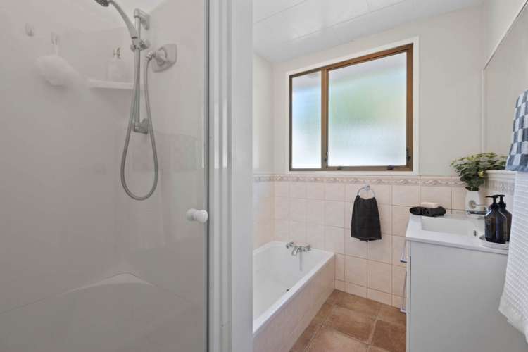 41 John Dee Crescent Red Beach_15