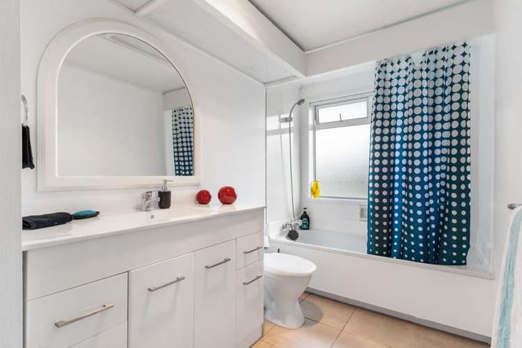 81a Centreway Road Orewa_9