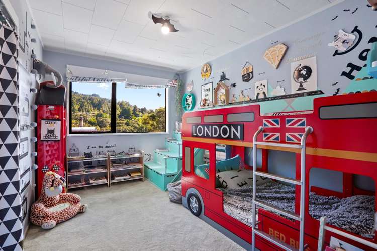 221 Woodlands Park Road Titirangi_21