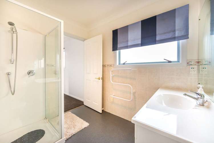 24 Greenway Rise Gulf Harbour_10