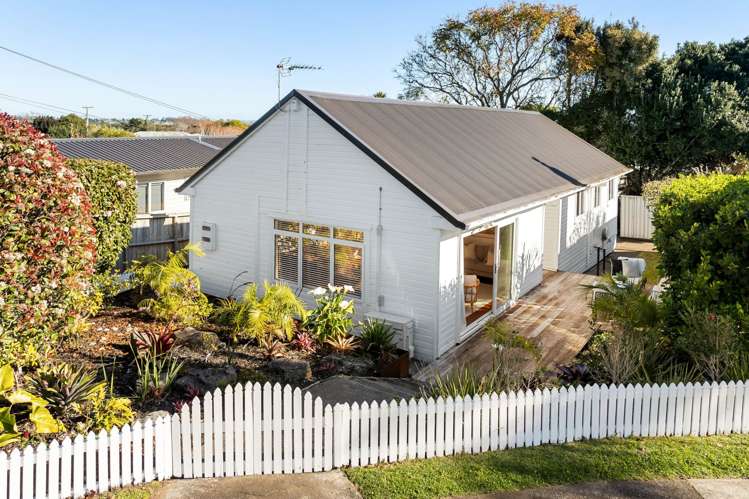 2/4 Waiana Avenue Mangere Bridge_9