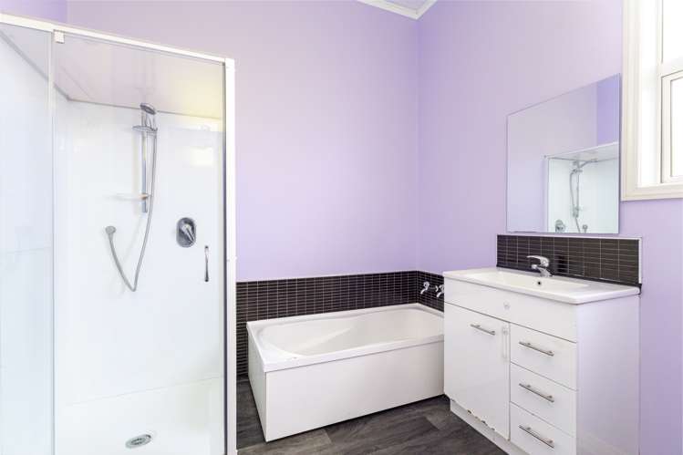 14 Raymond Street West End_16