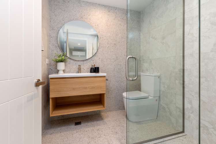 4/8 Akoranga Place Hornby_13