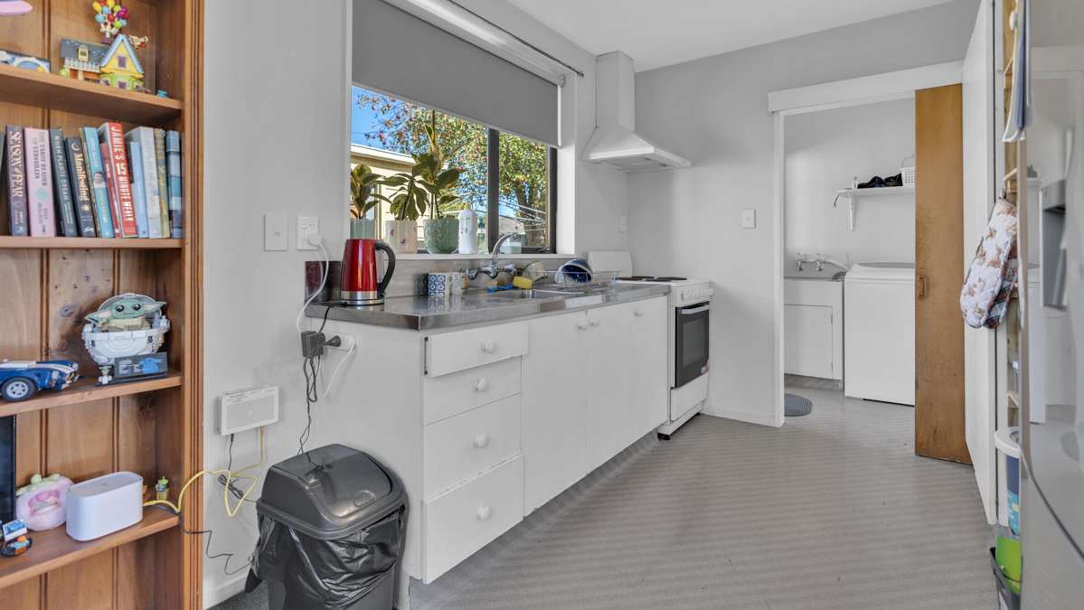 21 & 21B Ballantyne Ave_1