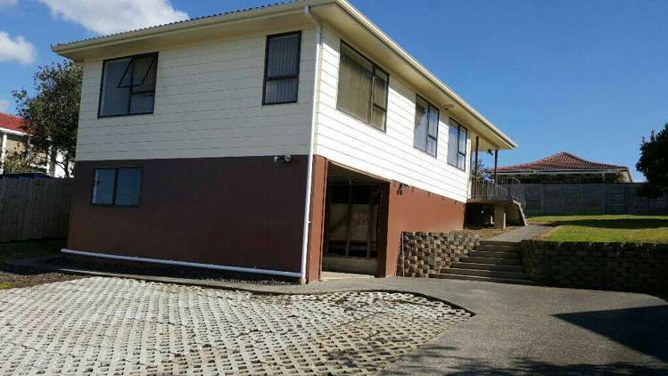 53 Solar Road Glen Eden_13