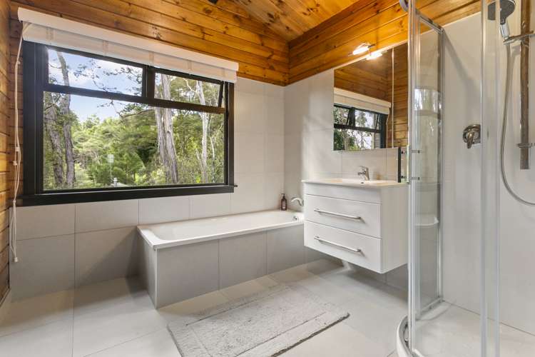 4 Kaurimu Rise Titirangi_11