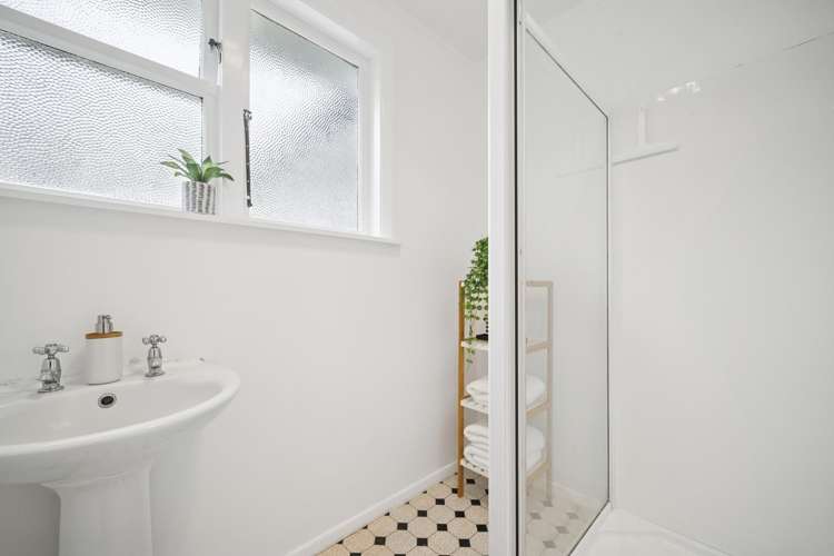 83 Taylor Terrace Tawa_13