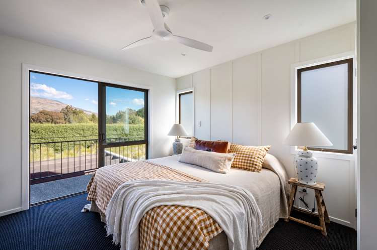 Unit 11 (Apt 32) Oakridge Resort, 20 Studholme Road Wanaka_9