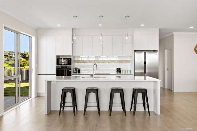 Panoramic Reserve Views + 984m2 Section