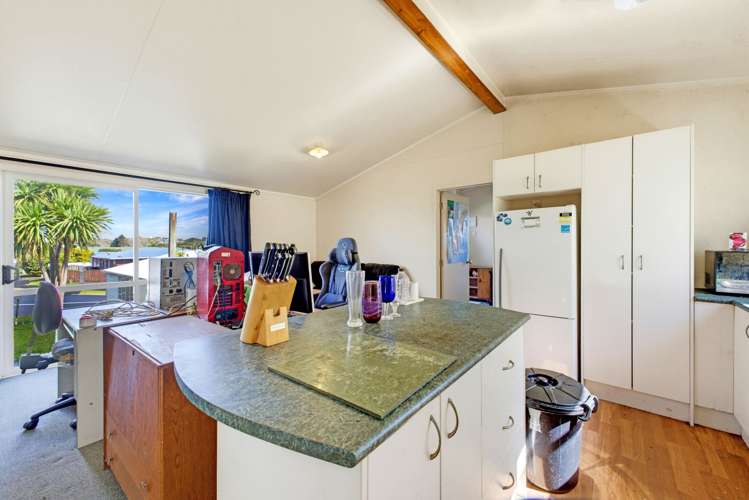 71 Oranga St Westown_14