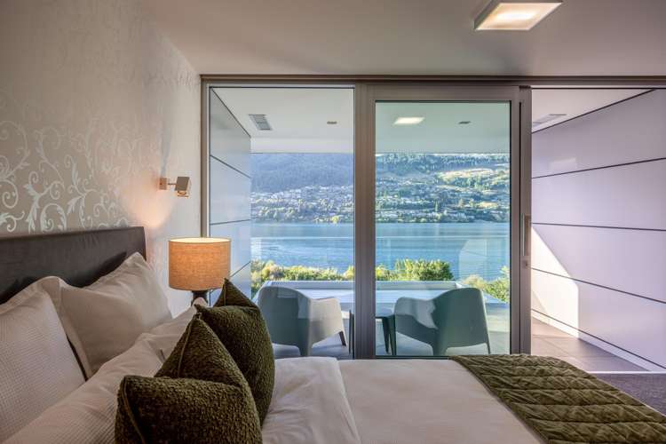 363 Peninsula Road Kelvin Heights_20