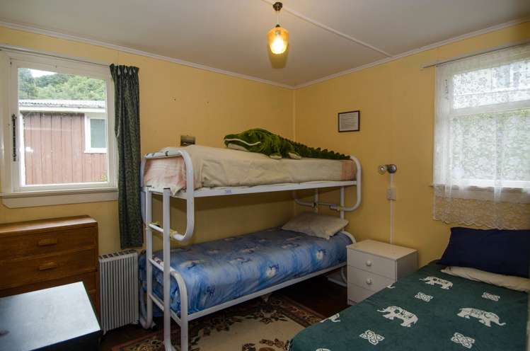 17 Tui Terrace Waipori Falls_11