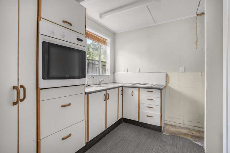 102 Hine Road Wainuiomata_15