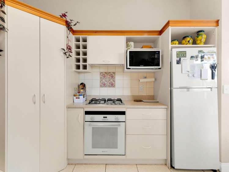 9-11 Cobbe Place Pomare_7