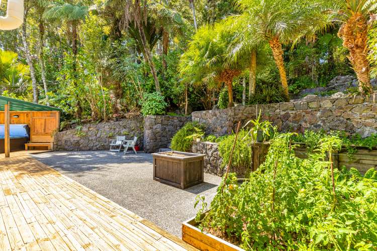 92 Scenic Drive Titirangi_20