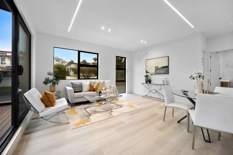 8/37 Hillside Road_2