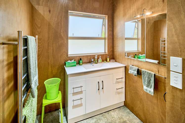 132 Bing Lucas Drive Tawa_21