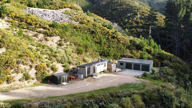 140 Makara Road Makara_2