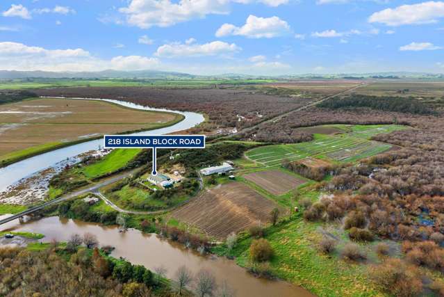 20HA RIVER’S EDGE PROPERTY – HOME + OUTBUILDINGS