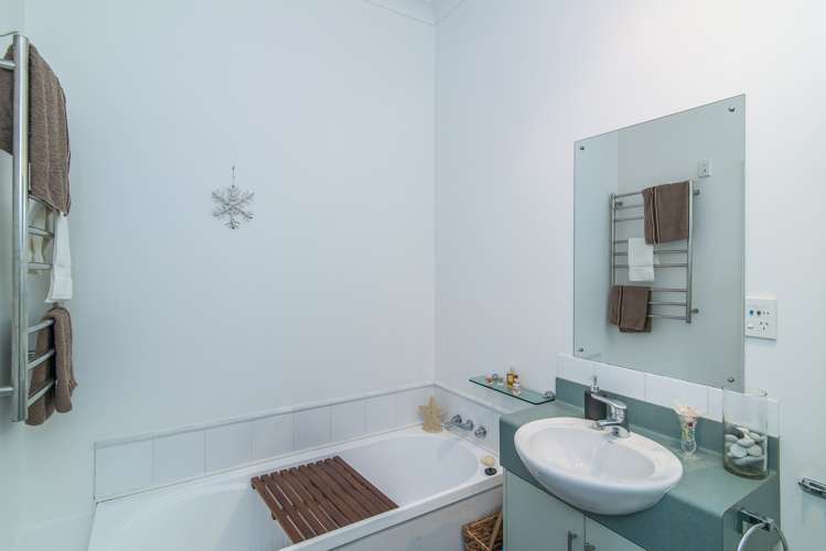 3/33 Hobson Street Thorndon_6