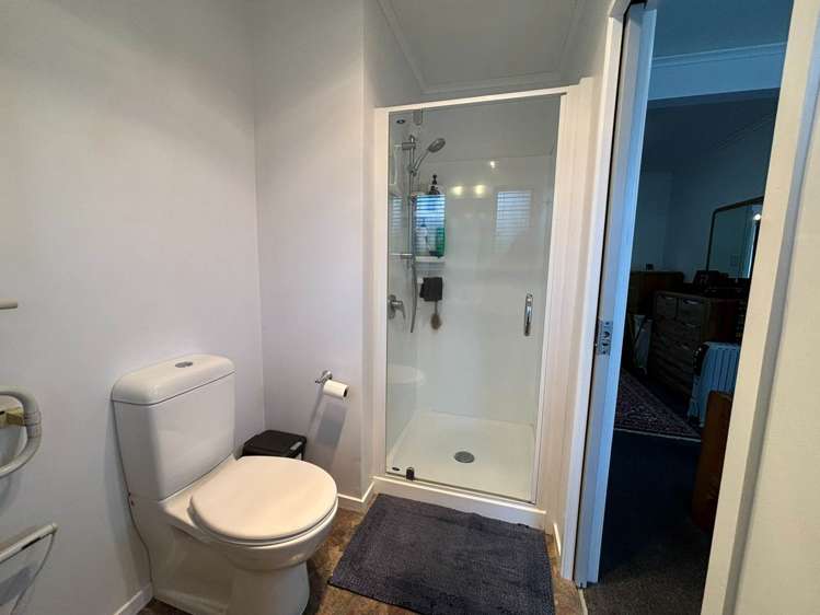 102a Titirangi Road New Lynn_23