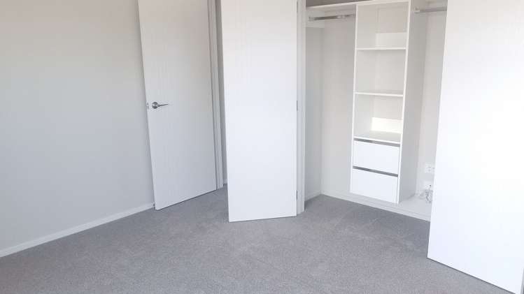 2/30 West Coast Road Glen Eden_3