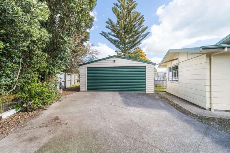 38 Somerset Crescent Highbury_21