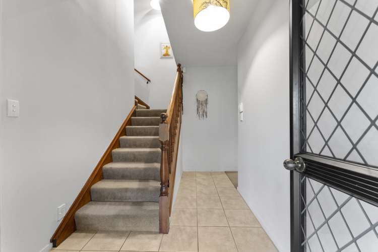 23 Freebairn Street Redwood_14