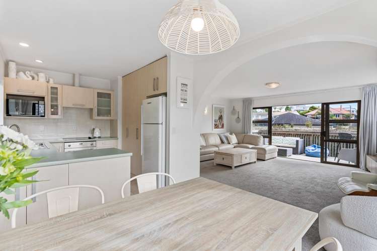 2/3 Whitby Crescent Mairangi Bay_33