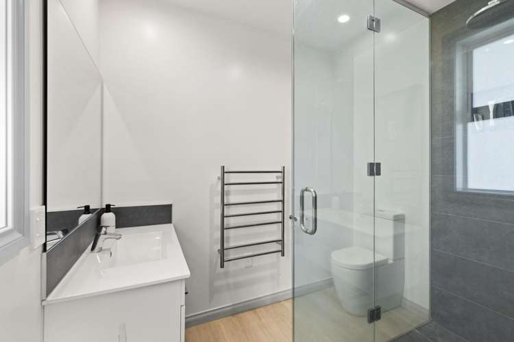 8 Lochhead Street Mahora_10