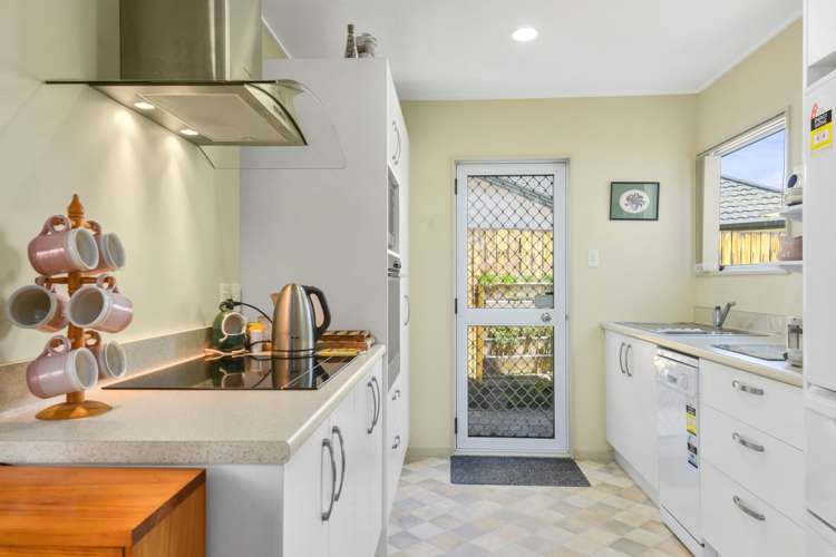 5 Tolvah Place Wattle Downs_12