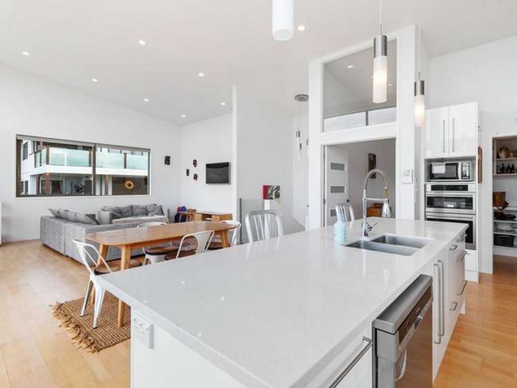 1171 Whangaparaoa Road Gulf Harbour_10