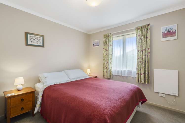 12 Cherry Lane Martinborough_9