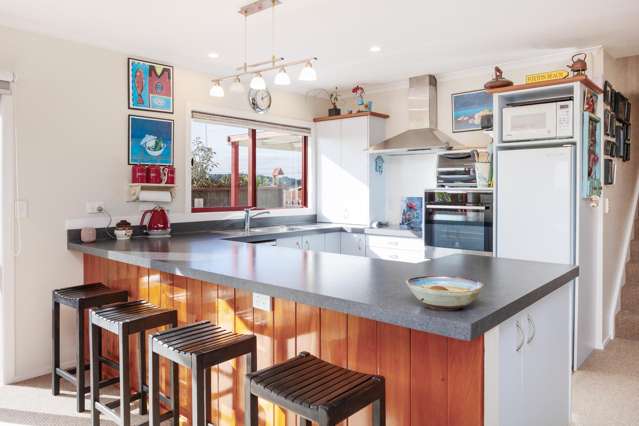 12 Robbie Street Foxton Beach_4