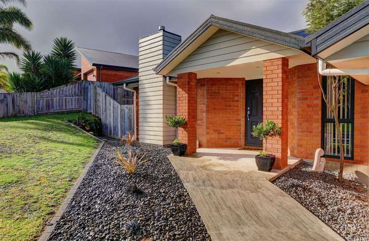 32 Heathfield Avenue Huntington_18