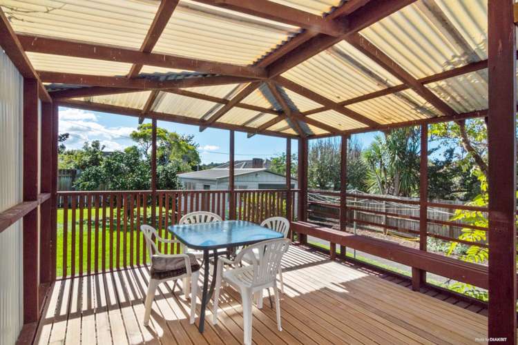 16 Eskdale Road Birkdale_13