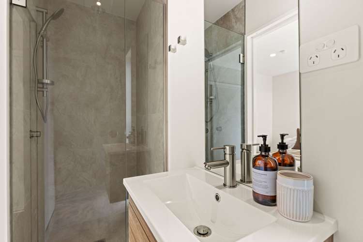 2-5/44 Roker Street Somerfield_9