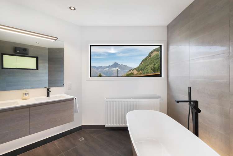 31 Dart Place Fernhill/Sunshine Bay_32