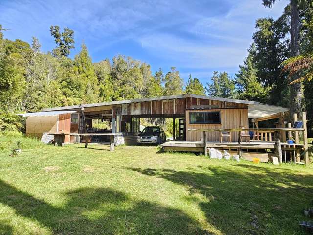 Natures Guardian - Off-grid Retreat