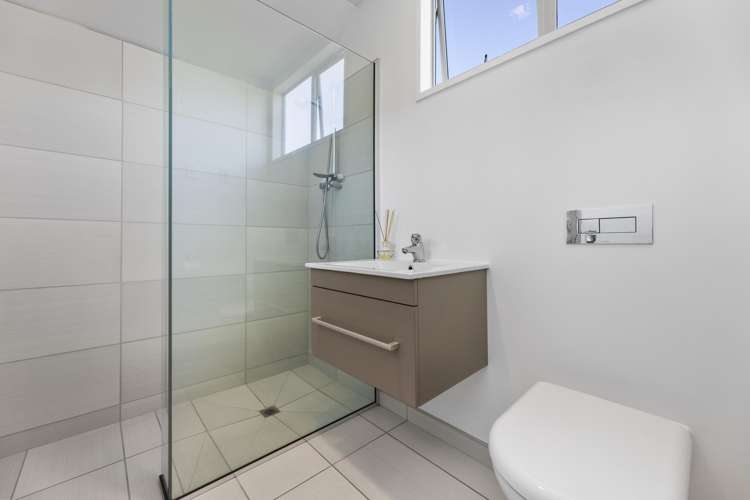 113 Easther Crescent Kew_24