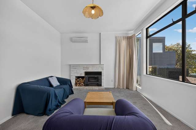 8B Wynyard Crescent Fernhill_1