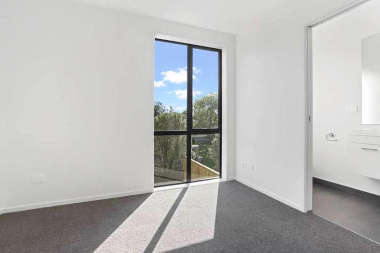 4/10 Shamrock Lane Te Atatu Peninsula_5