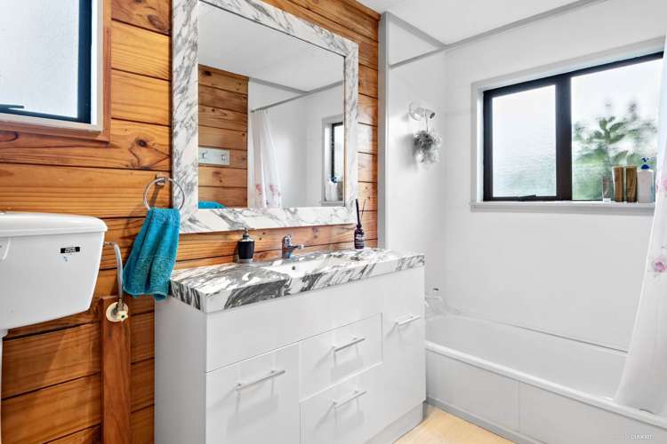 1 Newland Grove Henderson_8