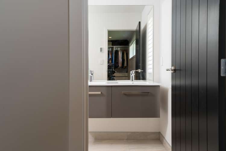 69 Baxter Michael Crescent Cambridge_21