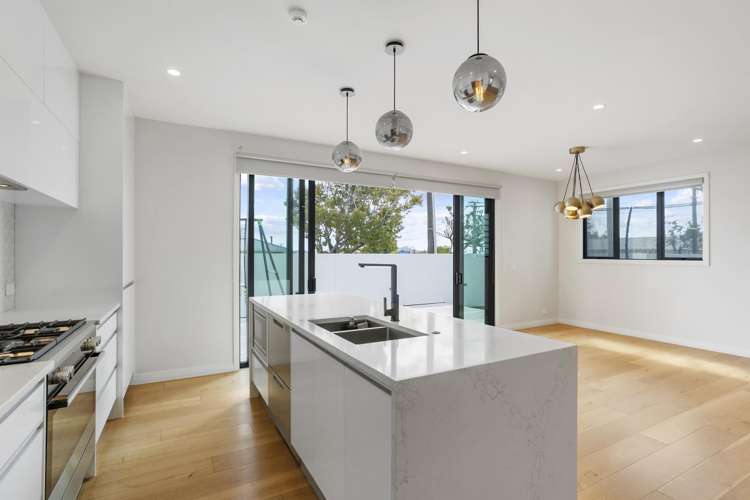 92A Flanshaw Street Te Atatu South_6