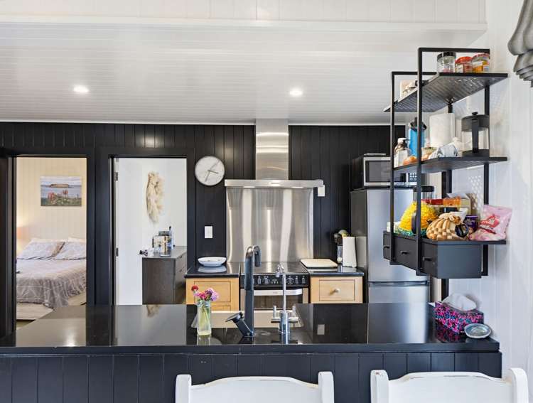 8 Island Terrace Motunau_21