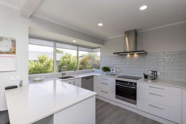 5A Nathan Avenue Paraparaumu Beach_1