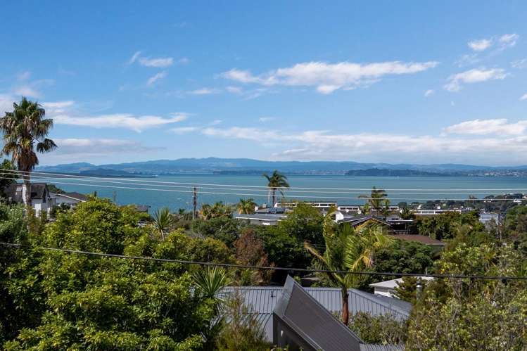 2/86 Seaview Road Castor Bay_18